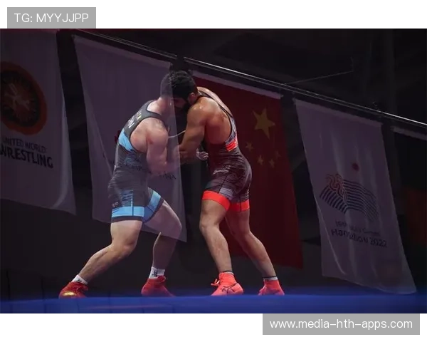 摔跤锦标赛伊朗队与俄罗斯队强势对抗，伊朗摔跤奥运冠军