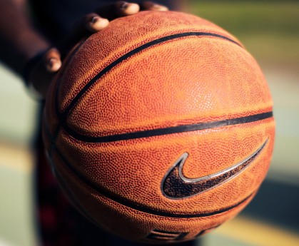 华体会app下载-中国田径运动员在国际赛场上持续突破新纪录，中国田径比赛运动员