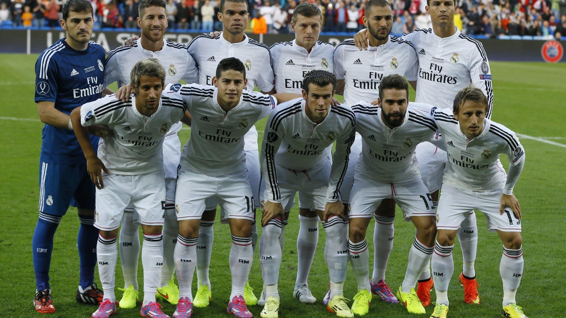 巴萨后防终于凑齐!弗里克梦幻最强阵上线全网狂欢,弗利萨vs